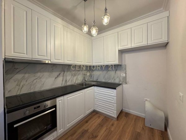 Tirane, jepet me qera apartament 2+1 Kati 3, 100 m² 650 € (Kompleksi Magnet, 21 Dhjetori)