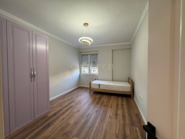 Tirane, jepet me qera apartament 2+1 Kati 3, 100 m² 650 € (Kompleksi Magnet, 21 Dhjetori)