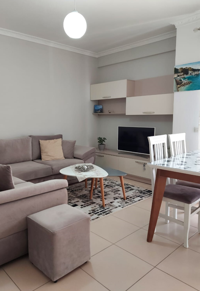 Shqiperi, jepet me qera apartament 2+1 Kati 1, 85 m² 550 € (shkolla e bashkuar)