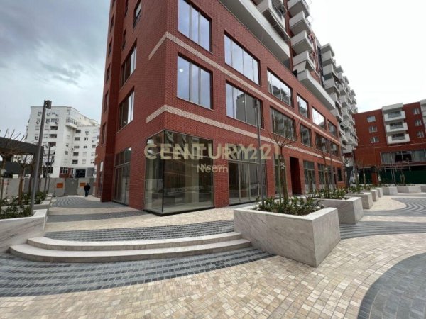 Tirane, jepet me qera ambjent biznesi Kati 0, 110 m² 2.200 € (Kompleksi Delijorgji)