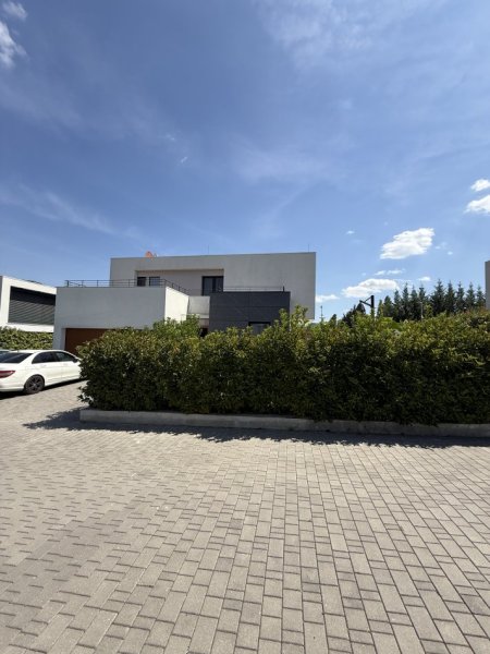 Tirane, shes Vile 2 Katshe Kati 0, 12.000.000 € (Vishnje)