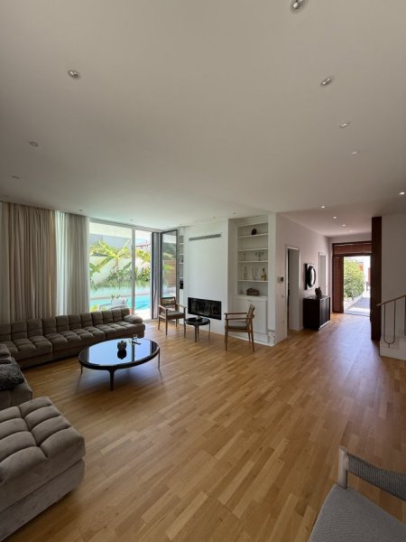 Tirane, shes Vile 2 Katshe Kati 0, 12.000.000 € (Vishnje)