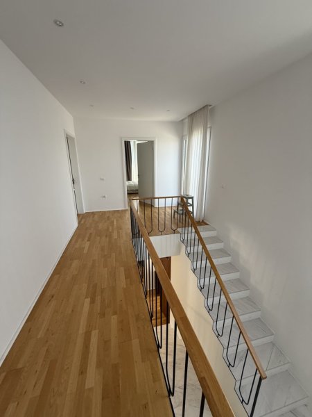 Tirane, shes Vile 2 Katshe Kati 0, 12.000.000 € (Vishnje)