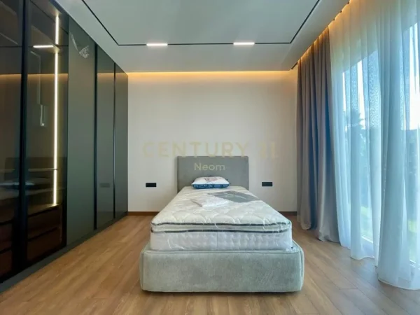 Tirane, jepet me qera Vile 3 Katshe Kati 3, 425 m² 4.000 € (Forest Residence, Liqeni i Thate)