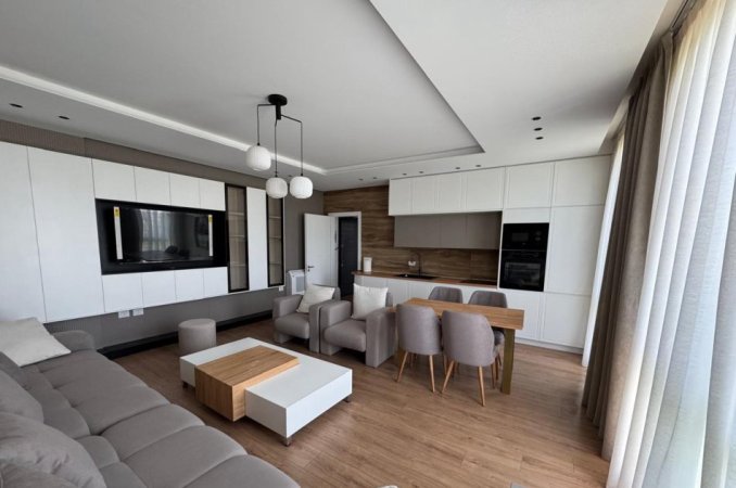 Tirane, jepet me qera apartament 1+1+Ballkon Kati 6, 76 m² 700 € (Bulevardi i Ri/Rr.Filip Jano)