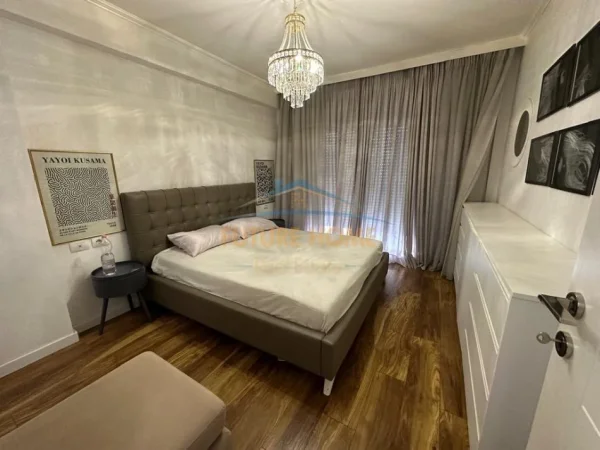 Tirane, shitet apartament 2+1+Ballkon Kati 4, 110 m² 220.000 € (Kopshti Botanik)