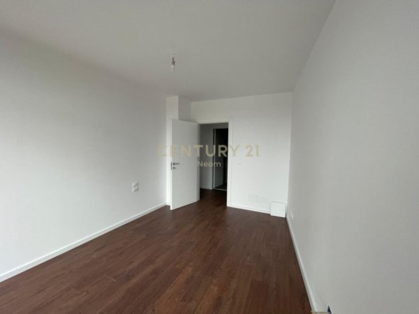 Tirane, jap me qera zyre Kati 1, 93 m² 1.350 € (Lake View Residence)
