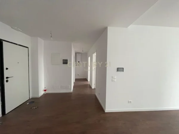 Tirane, jap me qera zyre Kati 1, 93 m² 1.350 € (Lake View Residence)