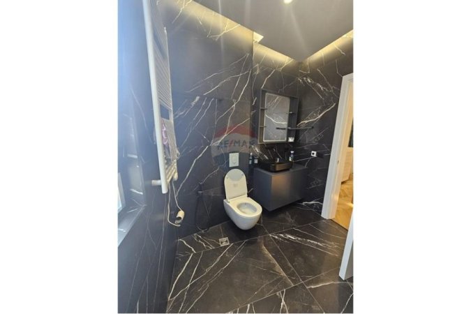 Tirane, jepet me qera apartament 2+1 , 120 m² 700 € (Astir)