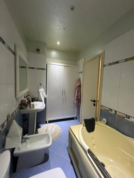 Tirane, shitet apartament 2+1 Kati 3, 119 m² 290.000 € (Delijorgji)