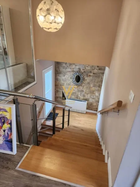 Tirane, jepet me qera Vile 2 Katshe Kati 0, 220 m² 2.000 € (MJULL BATHORE , LONG HILL RESIDENCE)