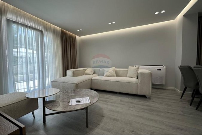 Tirane, jepet me qera apartament 2+1+Ballkon , 412 m² 1.000 € 