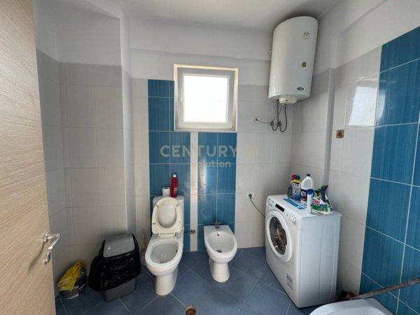 Tirane, jepet me qera apartament 2+1 Kati 4, 94 m² 700 € (Liqeni i Thate)