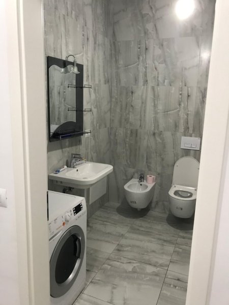 Tirane, jepet me qera apartament 1+1+Ballkon Kati 9, 65 m² 500 € (Rruga Jordan Misja, Rezidenca Marga, Kompleksi Kontakt)