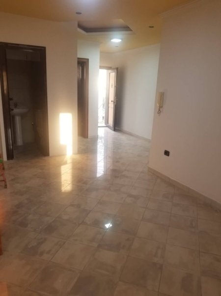 Tirane, jap me qera apartament 3+1+Aneks+Ballkon Kati 3, 650 € (Prane Qytetit Studenti)