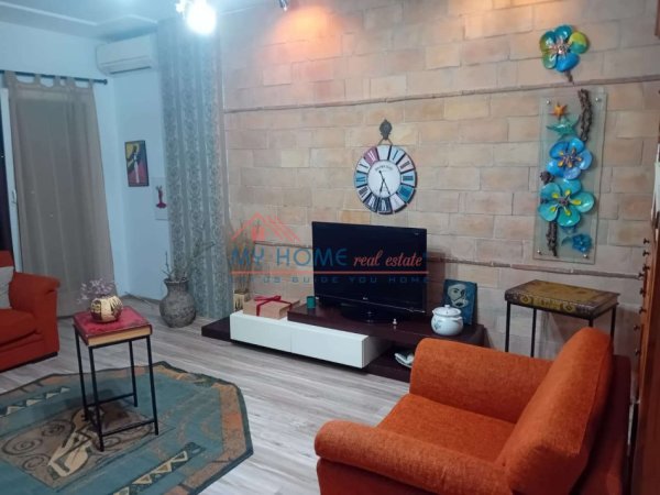 Tirane, jepet me qera apartament 2+1+Ballkon Kati 3, 120 m² 600 € (Komuna e Parisit)