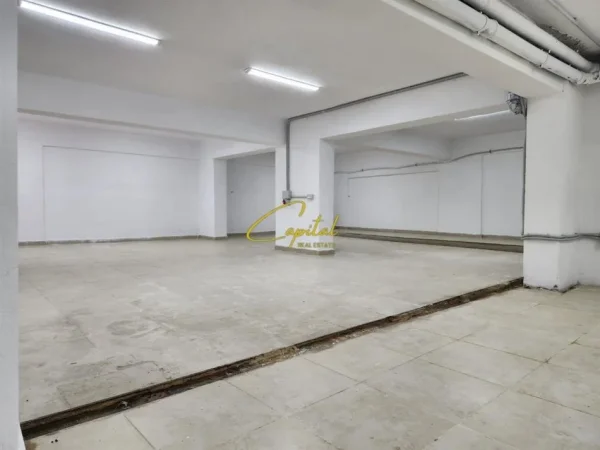 Tirane, jepet me qera ambjent biznesi Kati -1, 301 m² 1.200 € (YZBERISHT)