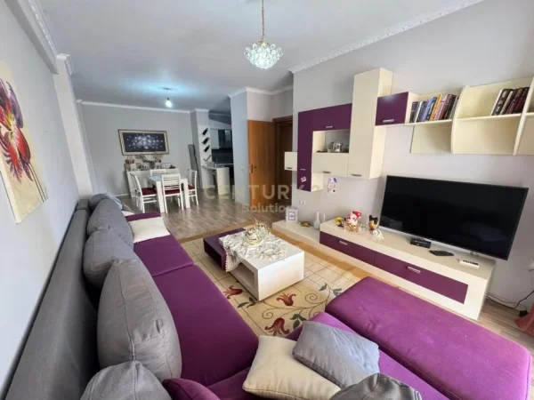 Tirane, jepet me qera apartament 2+1 Kati 7, 105 m² 450 € (MISTO MAME)