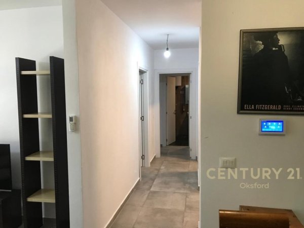 Tirane, jepet me qera apartament 2+1 Kati 4, 104 m² 500 € 