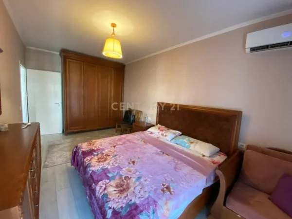Vlore, shes apartament 1+1 Kati 8, 87 m² 158.000 € (Rruga 5 maji)