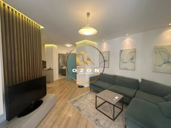 Tirane, jepet me qera apartament 1+1+Ballkon Kati 2, 80 m² 500 € (Rezidenca Kodra e Diellit 2)