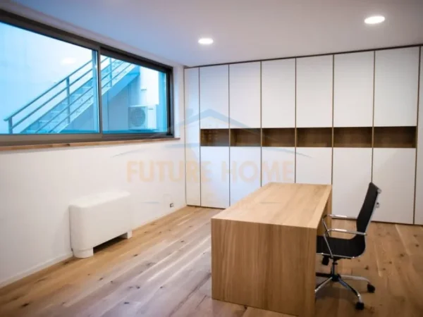 Tirane, jepet me qera Vile 4+1 Kati 0, 1.082 m² 5.000 € 