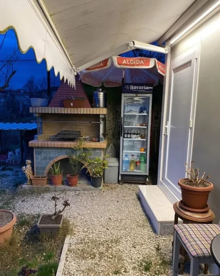 Tirane, shitet shtepi 1+1 Kati 0, 625 m² 100.000 € (Vaqarr)