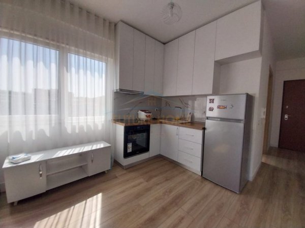 Tirane, jepet me qera apartament 2+1 Kati 3, 88 m² 700 € (LIQENI I THATE)