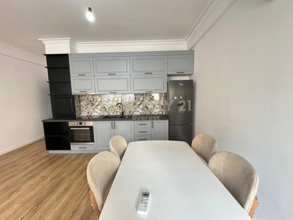 Tirane, shitet apartament 2+1 Kati 2, 89 m² 190.000 € (Brryli)