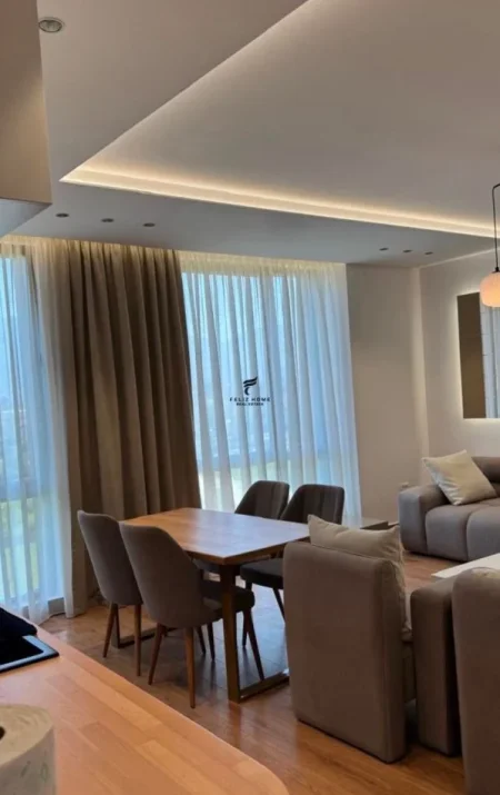 Tirane, jepet me qera apartament 1+1 Kati 6, 65 m² 700 € (PRANE KOMPLEKSIT KONTAKT)