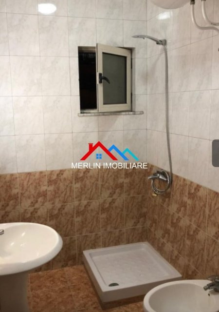 Tirane, shitet apartament 2+1+Ballkon Kati 3, 85 m² 160.000 € (FUSHA E AVIACIONIT)