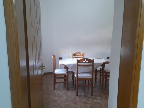 Tirane, jepet me qera apartament 1+1 Kati 5, 62 m² 600 € 