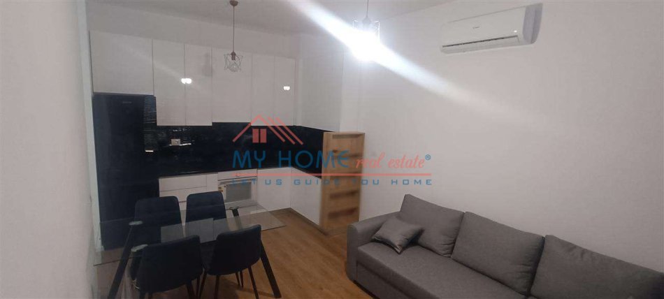 Tirane, jepet me qera apartament 1+1 Kati 4, 55 m² 500 € 