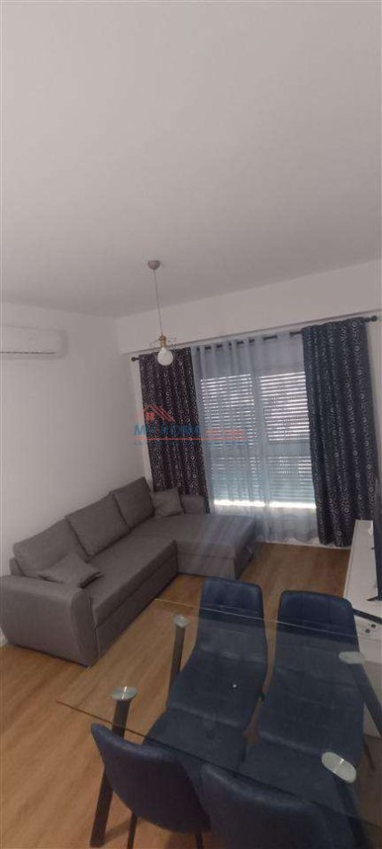 Tirane, jepet me qera apartament 1+1 Kati 4, 55 m² 500 € 