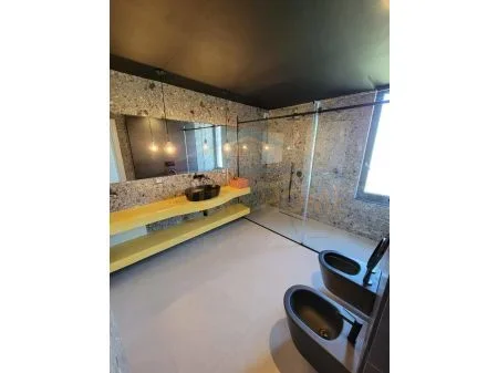 Tirane, shitet apartament 2 Katshe Kati 2, 450 m² 800.000 € (Daias)