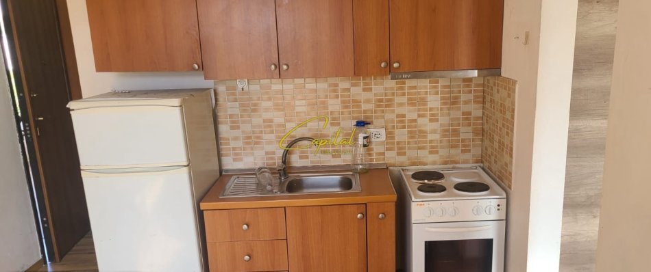 Tirane, jepet me qera apartament 1+1 Kati 2, 55 m² 300 € (ALI DEMI)