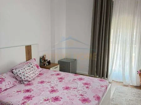Tirane, jepet me qera apartament 2+1+Aneks+Ballkon Kati 3, 93 m² 750 € 