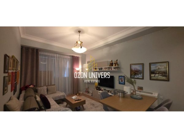 Tirane, jepet me qera apartament 1+1+Ballkon Kati 2, 70 m² 550 € (Kompleksi Kontakt, 21 Djetori)