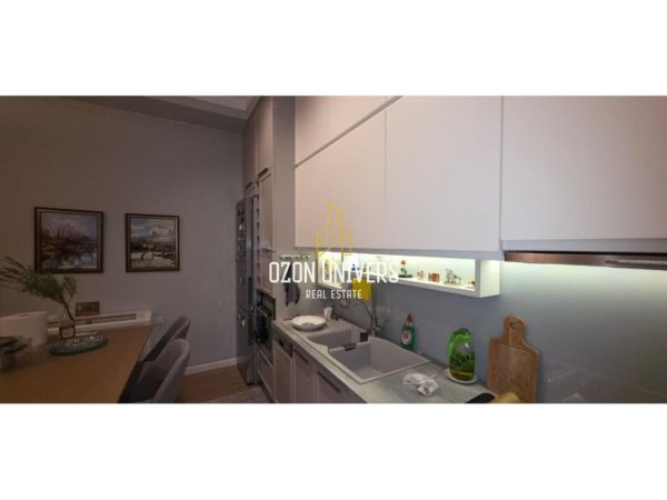Tirane, jepet me qera apartament 1+1+Ballkon Kati 2, 70 m² 550 € (Kompleksi Kontakt, 21 Djetori)