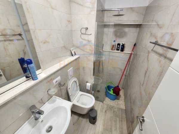 Tirane, jepet me qera apartament 1+1 Kati 5, 70 m² 650 € 