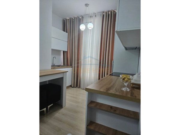 Tirane, jepet me qera apartament 2+1 Kati 3, 90 m² 450 € 