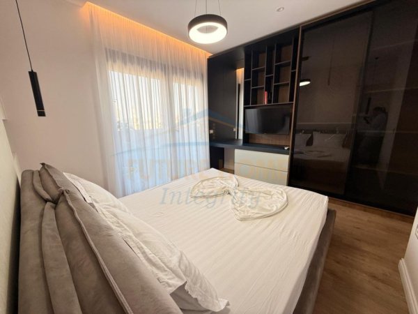 Tirane, jepet me qera apartament 2+1+Ballkon Kati 8, 100 m² 1.200 € (Rruga e Elbasanit)