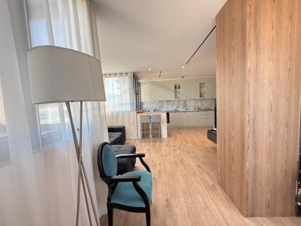 Tirane, jepet me qera apartament 2+1+Ballkon Kati 8, 100 m² 1.200 € (Rruga e Elbasanit)