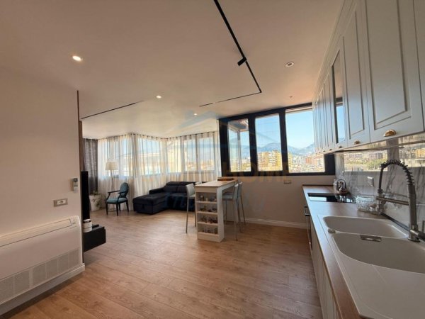 Tirane, jepet me qera apartament 2+1+Ballkon Kati 8, 100 m² 1.200 € (Rruga e Elbasanit)