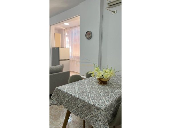 Tirane, jepet me qera apartament 1+1 Kati 6, 65 m² 550 € (Zogu i Zi)