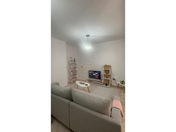Tirane, jepet me qera apartament 1+1 Kati 6, 65 m² 550 € (Zogu i Zi)