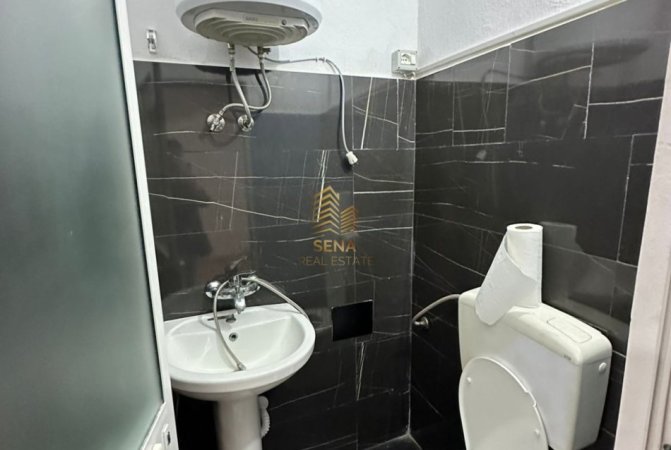 Tirane, jepet me qera ambjent biznesi Kati 0, 25 m² 150 € (Rruga Teodor Keko)