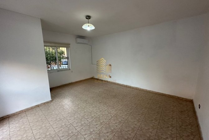 Tirane, jepet me qera ambjent biznesi Kati 0, 25 m² 150 € (Rruga Teodor Keko)
