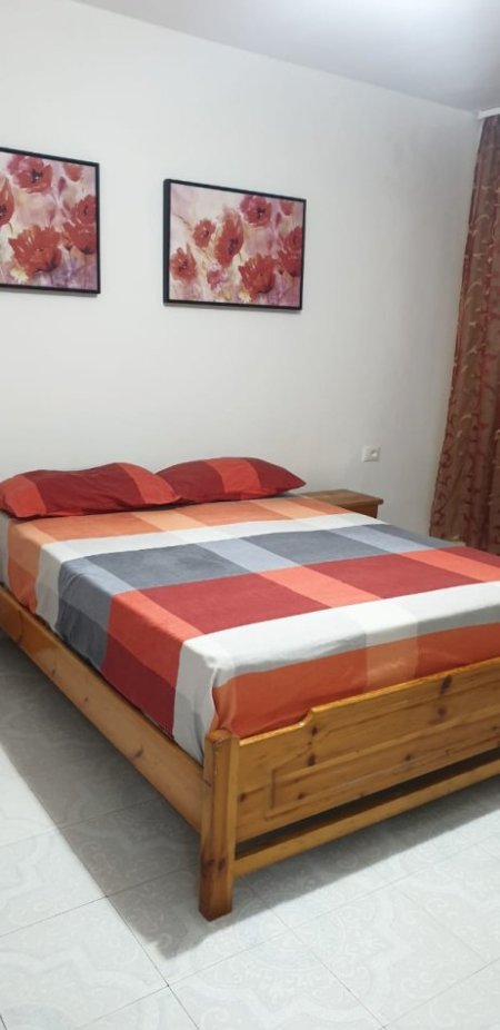 Tirane, jepet me qera apartament 2+1+Ballkon Kati 1, 80 m² 500 € (Mozaiku I Tiranes)