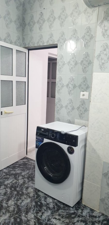 Tirane, jepet me qera apartament 2+1+Ballkon Kati 1, 80 m² 500 € (Mozaiku I Tiranes)